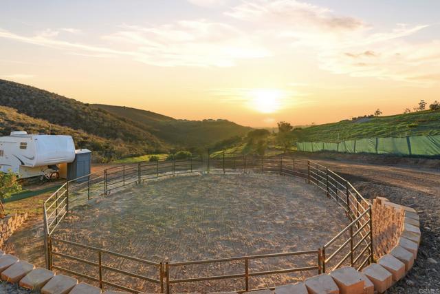 Detail Gallery Image 52 of 65 For 1925 Robinhood Rd, Vista,  CA 92084 - 5 Beds | 4/1 Baths