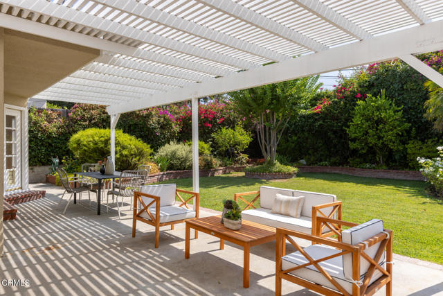 4650 Encinas Drive, La Canada Flintridge CA: https://media.crmls.org/mediaz/567e24b3-b488-442f-94b5-5be6489cc243.jpg