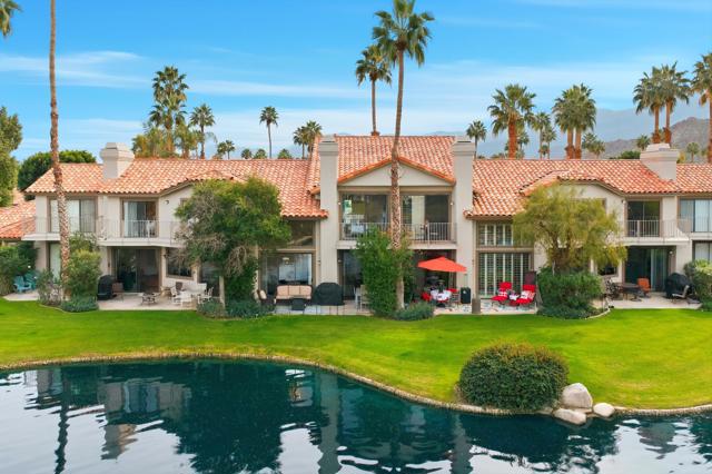 79798 Olympia, La Quinta CA: https://media.crmls.org/mediaz/567e271e-6bfb-42b6-82e8-b5928fdc909f.jpg