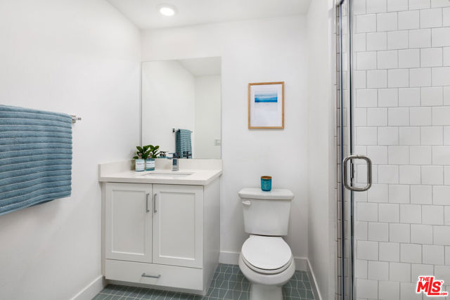 1666 Coral Sea Lane, Los Angeles CA: https://media.crmls.org/mediaz/567e459e-b5fd-43fc-a5e1-3d230cf1e3c1.jpg