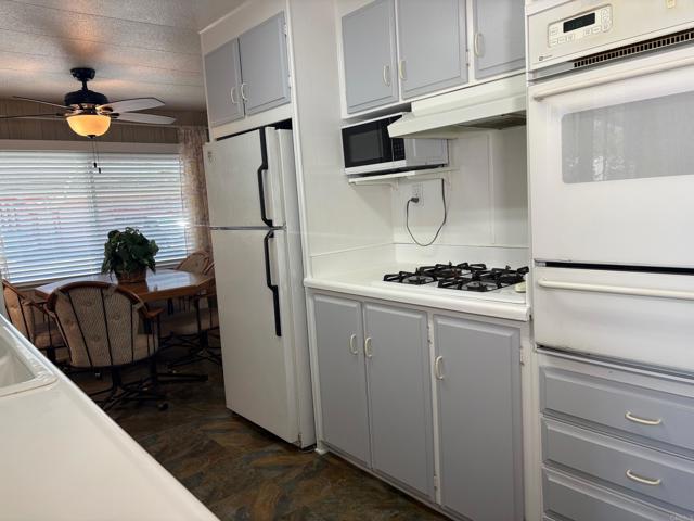 Detail Gallery Image 4 of 25 For 1174 E Main St. #113,  El Cajon,  CA 92021 - 2 Beds | 1 Baths