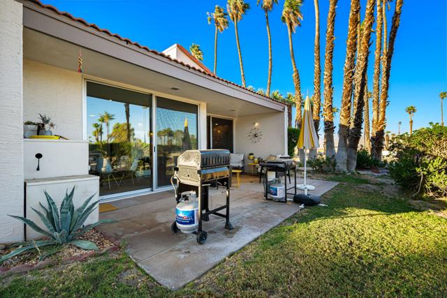 2501 N Whitewater Club Drive, Palm Springs CA: https://media.crmls.org/mediaz/567e7344-143d-4213-aa87-2f1b49de92a3.jpg
