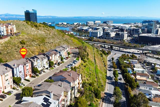 36 Pointe View Place, South San Francisco CA: https://media.crmls.org/mediaz/567ea66e-7aaa-45f8-a884-087218c307c2.jpg