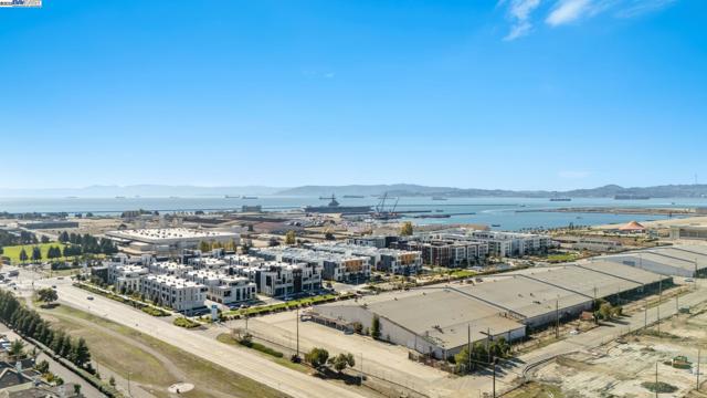 5 Cornelius Sq, Alameda CA: https://media.crmls.org/mediaz/567f00b9-f51c-4c5a-9b21-7b909bfc278e.jpg