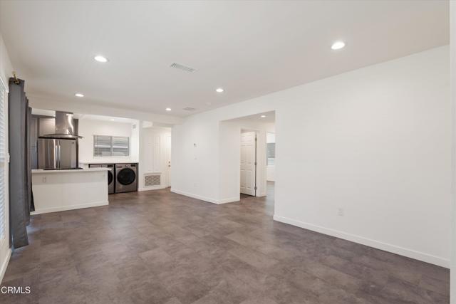 2664 S La Brea Avenue, Los Angeles CA: https://media.crmls.org/mediaz/567f1810-077f-4402-9187-e34710049d91.jpg