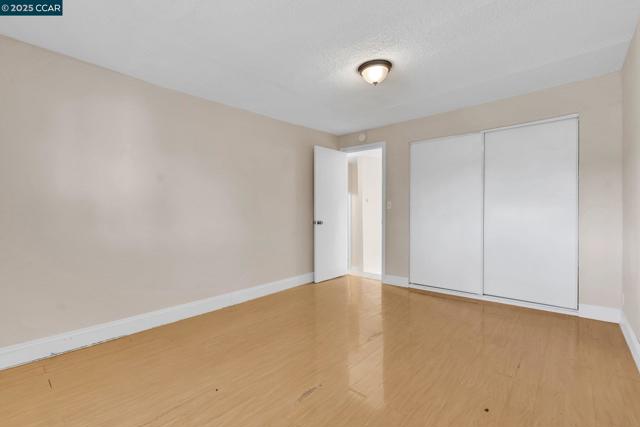 2150 35Th Ave, Oakland CA: https://media.crmls.org/mediaz/567f837b-02fb-4617-8f8c-c8c3b451178a.jpg