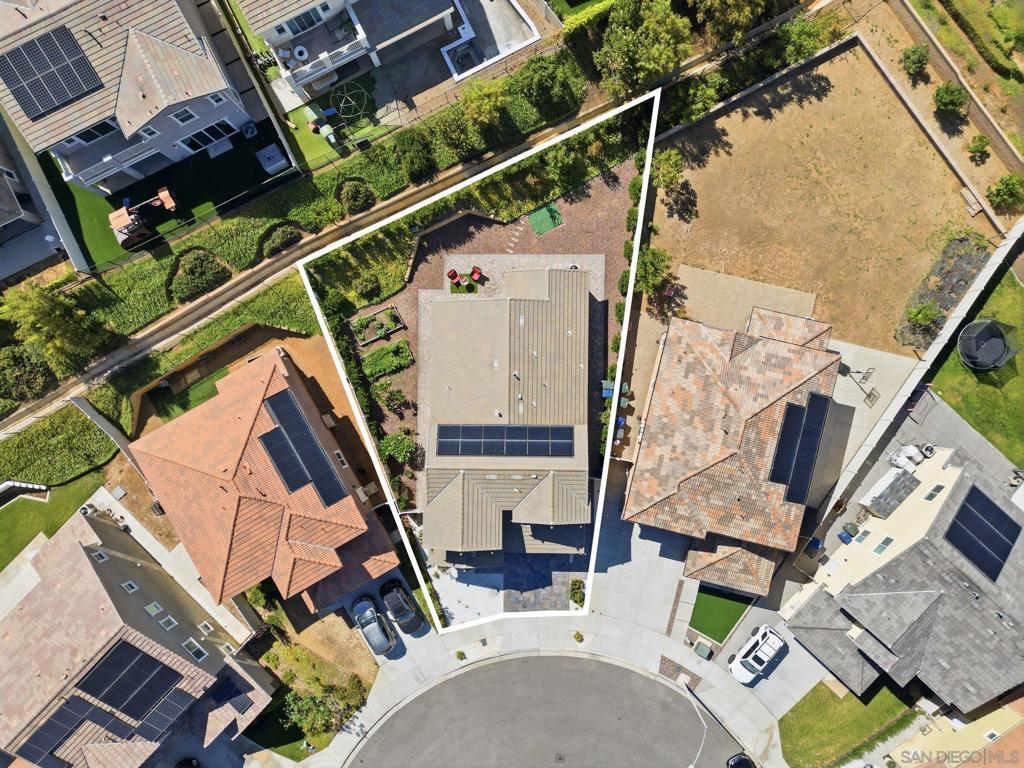 https://media.crmls.org/mediaz/5680f12f-0961-40e8-9881-6a8f186b8743.jpg?preset=X-Large