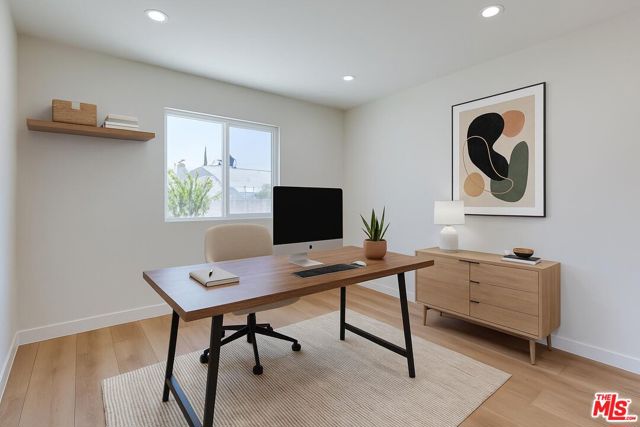 7444 Ostrom Avenue, Lake Balboa CA: https://media.crmls.org/mediaz/5681981f-fea4-460b-ba6b-bf12c302d14f.jpg