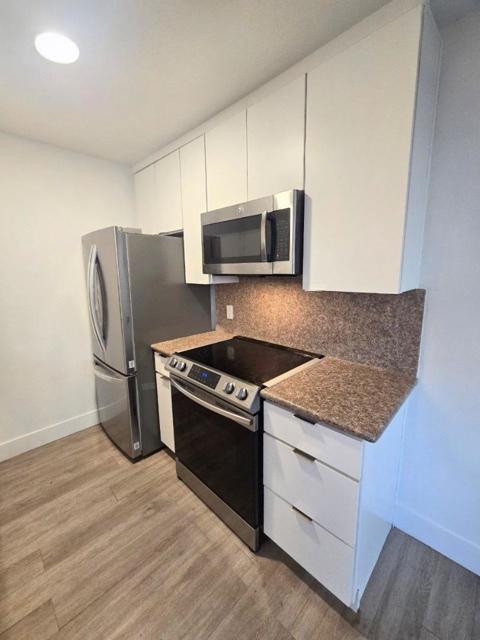 948 Kiely Boulevard, Santa Clara CA: https://media.crmls.org/mediaz/56824356-db25-46d1-9b57-024438f1a7d2.jpg