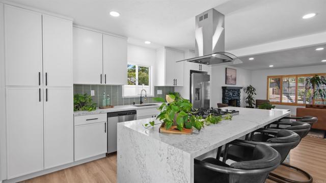 Detail Gallery Image 6 of 32 For 529 Valley Meadow Pl, Escondido,  CA 92027 - 3 Beds | 2 Baths