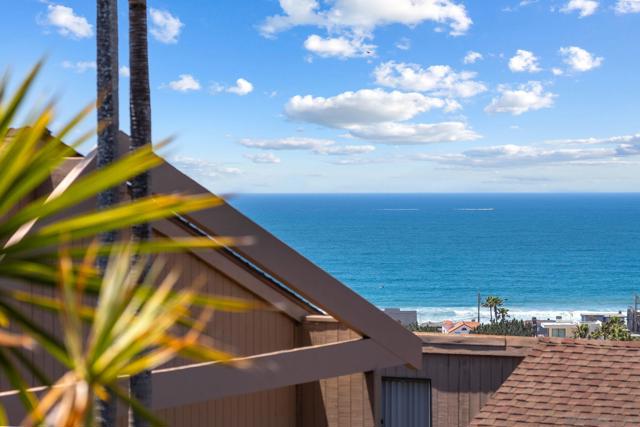2150 Balboa Ave, Del Mar CA: https://media.crmls.org/mediaz/56839707-f956-4f58-bf5c-8c0c8563fd86.jpg