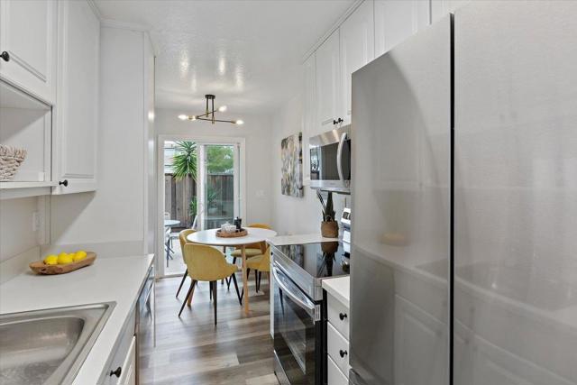 3385 La Selva Street, San Mateo CA: https://media.crmls.org/mediaz/56849f39-d7f5-430f-8bf8-a8756a85d4f6.jpg