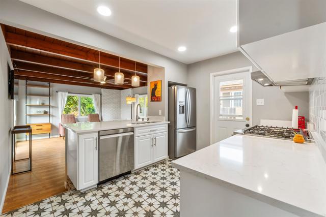 1464 Machado Street, Oceanside CA: https://media.crmls.org/mediaz/5685a087-5b91-4c95-93c3-086a64383a7c.jpg