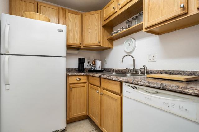 675 N Los Felices Circle W #204, Palm Springs, CA 92262
