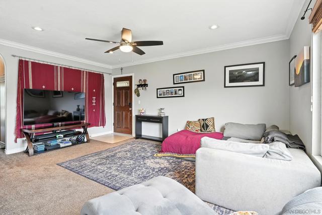 792 Avocado Ave, El Cajon CA: https://media.crmls.org/mediaz/56866797-bca5-4529-b05a-8fd243e5e188.jpg