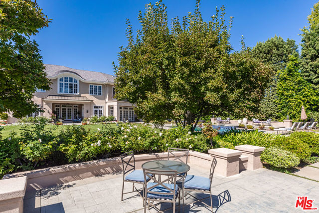 5200 Encino Avenue, Encino CA: https://media.crmls.org/mediaz/56870e4a-acb8-4c65-b30b-8aeb4174dfd5.jpg