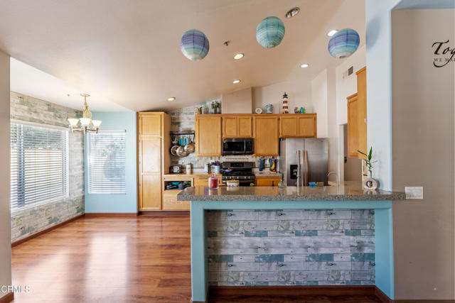 Detail Gallery Image 9 of 22 For 600 Sara Dr, Oxnard,  CA 93030 - 4 Beds | 2 Baths
