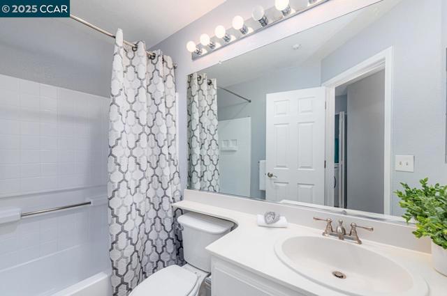 6026 Condor St, Danville CA: https://media.crmls.org/mediaz/5687e17b-eead-4eaf-b832-72ce13616209.jpg