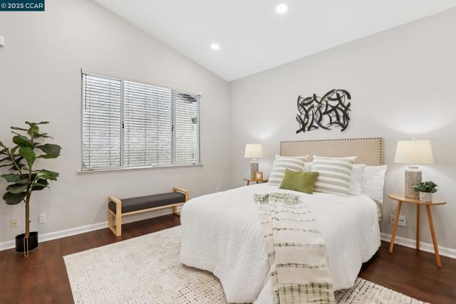 868 Clifton Way, Vacaville CA: https://media.crmls.org/mediaz/5687f66b-6d89-4f05-ae72-ddfabcd79099.jpg