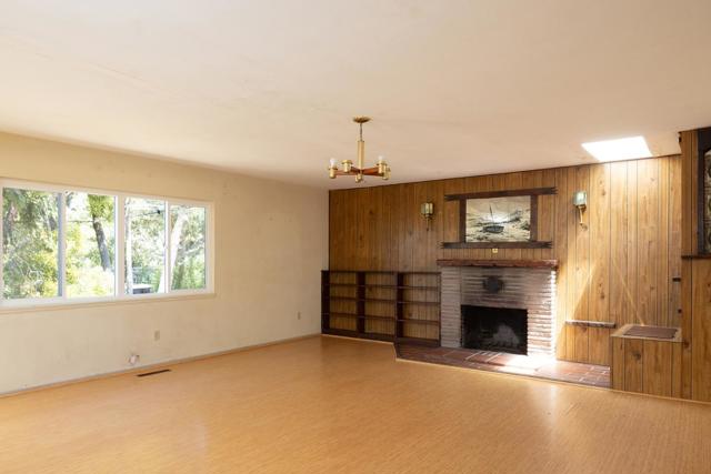 1113 Buena Vista Avenue, Pacific Grove CA: https://media.crmls.org/mediaz/56889dcd-be64-4a99-84d7-97d8ceb06121.jpg