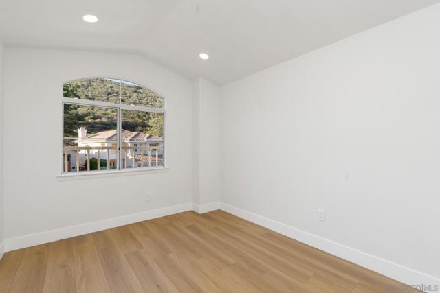 MLS #250038764SD image #31