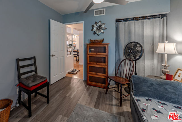 3719 Country Club Drive, Long Beach CA: https://media.crmls.org/mediaz/56894fa1-3eca-4151-b643-01c97825efdf.jpg