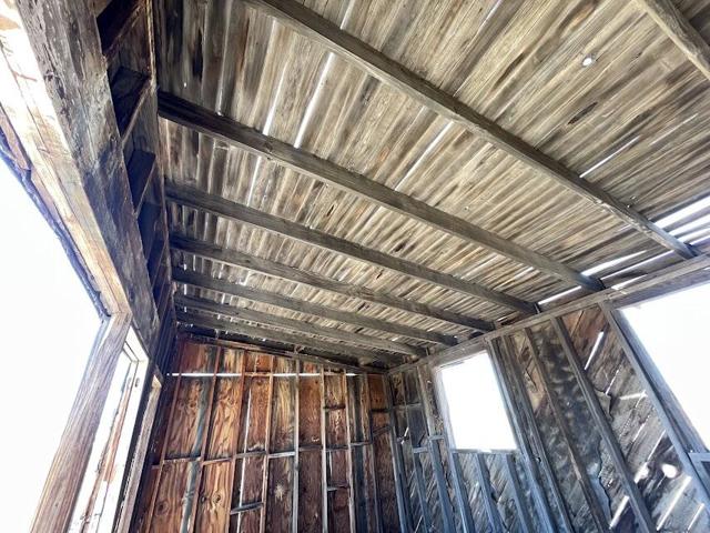 216 Jesse Road, Landers CA: https://media.crmls.org/mediaz/5689c102-ccf4-4df9-b01c-f857df2f6682.jpg