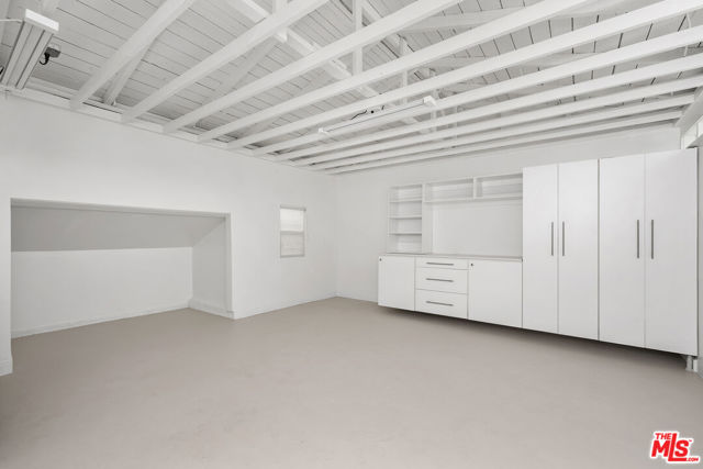 827 23rd Street, Santa Monica CA: https://media.crmls.org/mediaz/5689ca8c-7220-4872-a414-adb17ebb608d.jpg