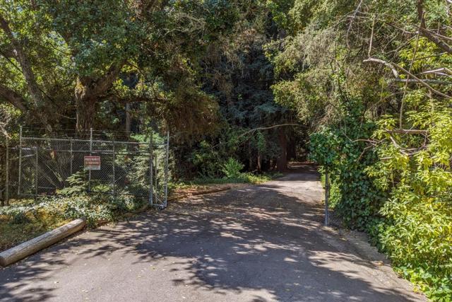 22700 Old Santa Cruz Highway, Los Gatos CA: https://media.crmls.org/mediaz/568a0dc8-0b6e-4ac6-8974-bb47f49154ee.jpg
