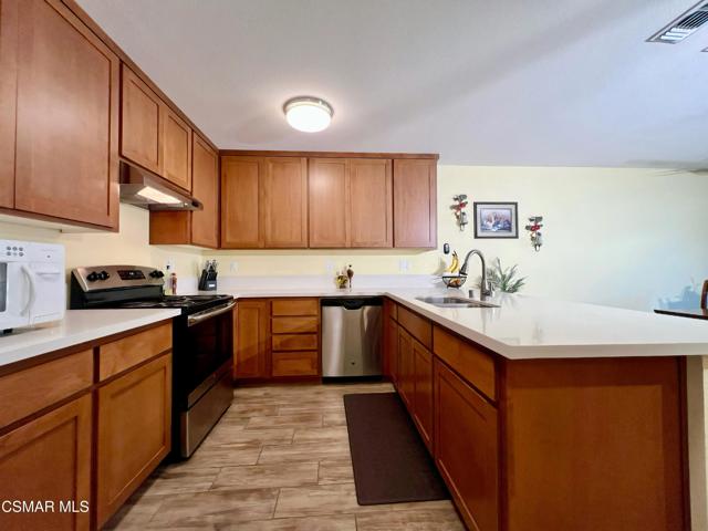 197 Creekside Circle, Sacramento CA: https://media.crmls.org/mediaz/568a1eb5-d6d9-47c7-a5d5-b82448bcd5ba.jpg