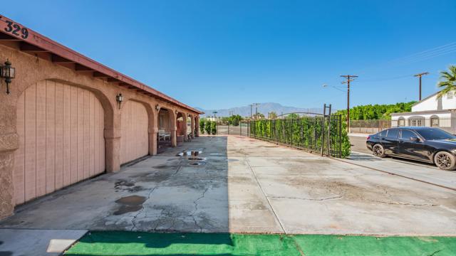 87329 Main St Street, Thermal CA: https://media.crmls.org/mediaz/568aa73c-c127-4e63-8a30-e23bc3235373.jpg