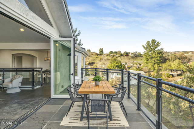 54 Saddlebow Road, Bell Canyon CA: https://media.crmls.org/mediaz/568ab13d-d86a-4c36-acb2-b4bf791ff0c2.jpg