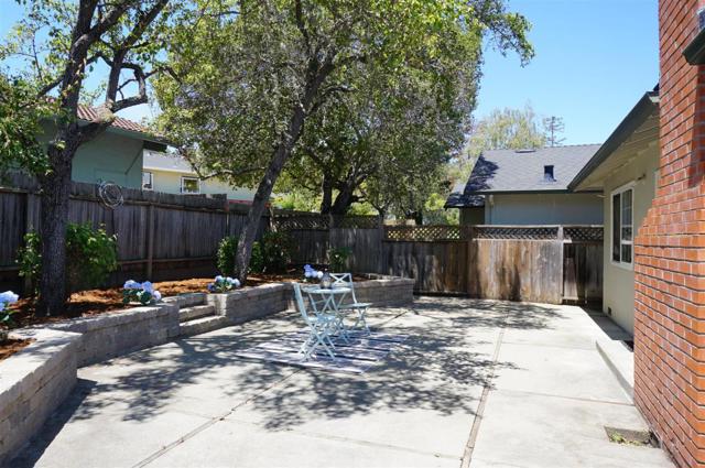 1401 Woodberry Avenue, San Mateo CA: https://media.crmls.org/mediaz/568ab155-1a5e-44fb-9ca5-012a0fd295a0.jpg