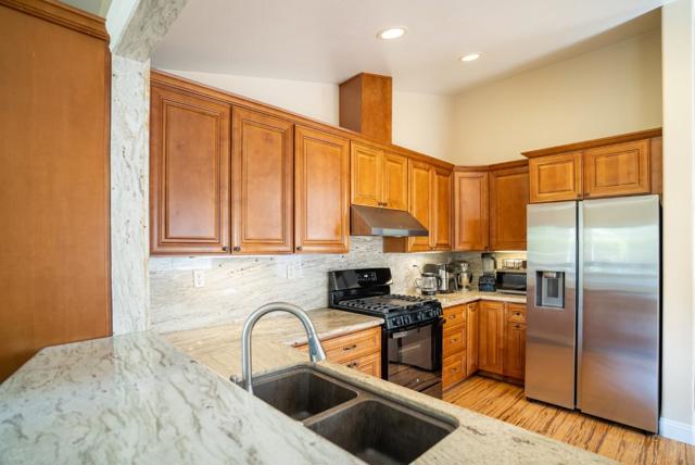 1221 Jacqueline Drive, Hollister CA: https://media.crmls.org/mediaz/568b9723-52d6-4e53-bade-59454ea4a55a.jpg
