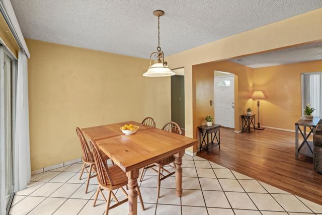 19060 Oak Heights Drive, Salinas CA: https://media.crmls.org/mediaz/568bf96d-6a87-4a1f-9498-16f53c589369.jpg