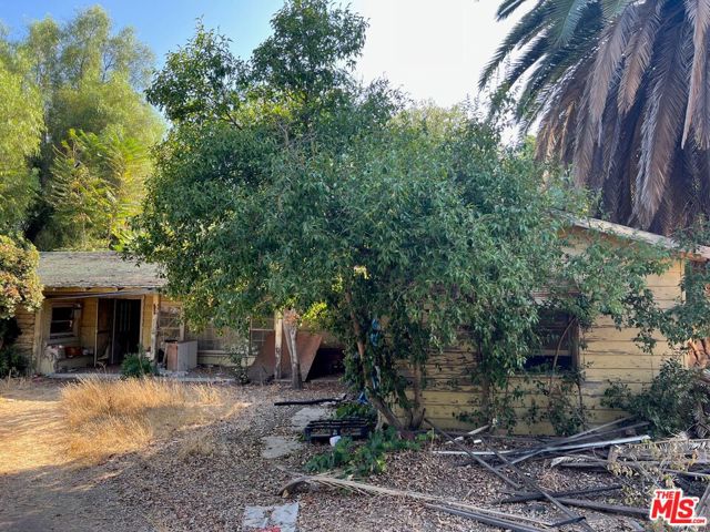 5852 Corbin Avenue photo 6