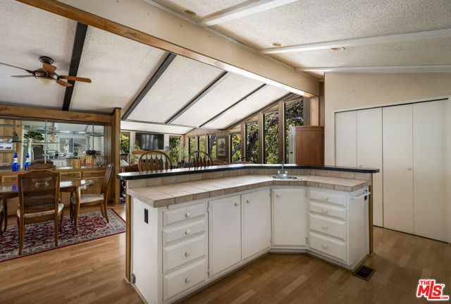 54 Robin Hood Place photo 12