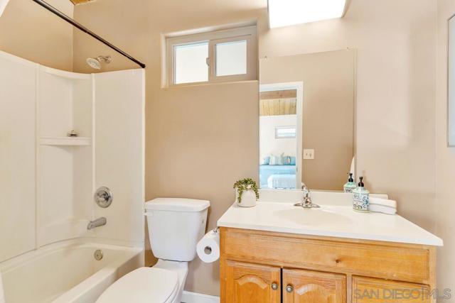 Image 23 of 64 For 28967 Oak Ln