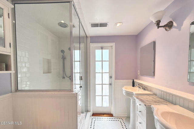 4748 Conejo Avenue, Woodland Hills CA: https://media.crmls.org/mediaz/568d0021-81b7-4a3e-9397-b4abaaea69a3.jpg