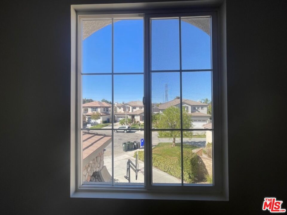 https://media.crmls.org/mediaz/568d1545-c1ab-4ff5-9ccd-019fc532527c.jpg?preset=X-Large