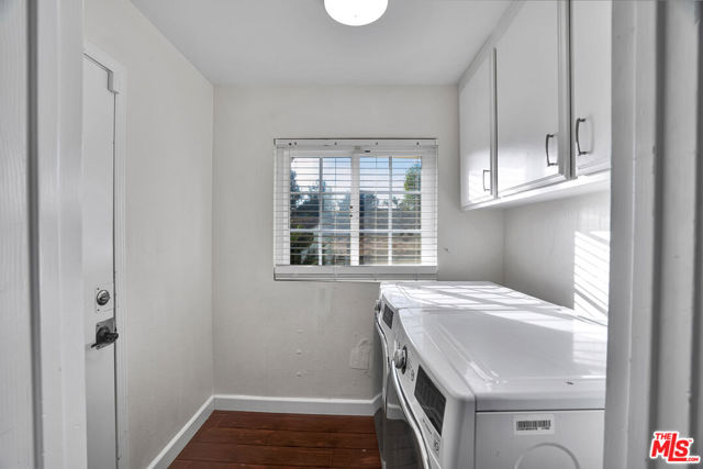 11158 Newcastle Avenue, Granada Hills CA: https://media.crmls.org/mediaz/568d59a7-8708-4645-9735-faa0e77de9ba.jpg