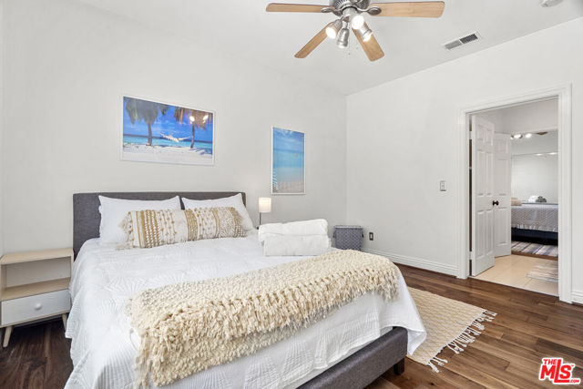 4544 Tobias Avenue, Sherman Oaks CA: https://media.crmls.org/mediaz/568e1669-fe7c-48e3-9b2f-c19db93dd9da.jpg