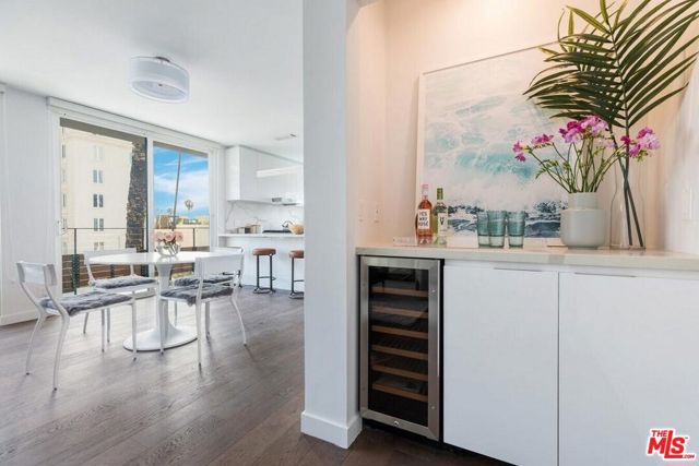 1425 N Crescent Heights Boulevard, West Hollywood CA: https://media.crmls.org/mediaz/568e5705-d403-41f5-9b32-aec7e7540c9d.jpg