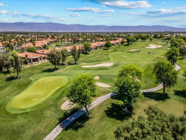 79765 Liga, La Quinta CA: https://media.crmls.org/mediaz/568e5afe-af62-410a-952f-1e6ffe6207ff.jpg