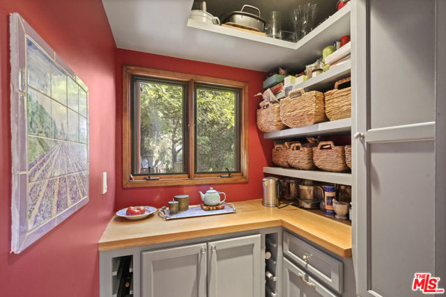 809 Basin Drive, Topanga CA: https://media.crmls.org/mediaz/568e6b76-9f0f-4912-86ab-9afb90e1ad2d.jpg