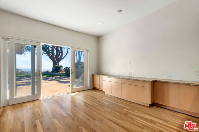 3444 Cloudcroft Drive, Malibu CA: https://media.crmls.org/mediaz/56907883-c2d7-419b-b492-33b729f2b7f1.jpg