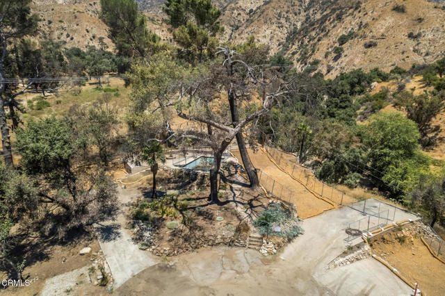 3360 Villa Grove Dr Drive, Altadena CA: https://media.crmls.org/mediaz/5690bf1d-f267-4a12-bda8-c99746a31787.jpg