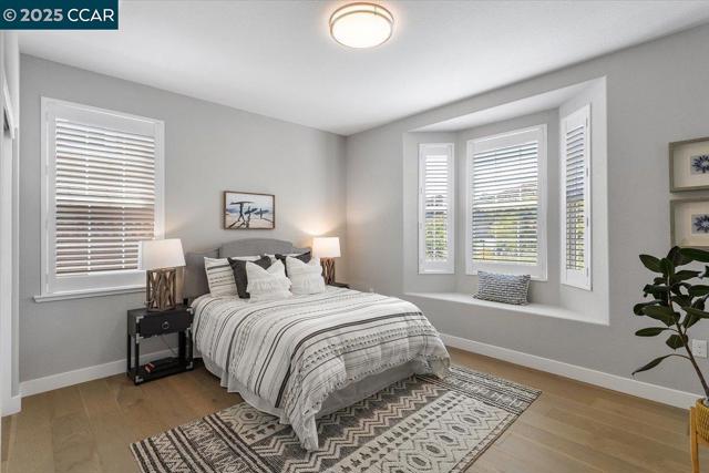 17691 Whisper Ln, Castro Valley CA: https://media.crmls.org/mediaz/569180cd-dad8-4cfe-86db-0fa4b9aa03a5.jpg