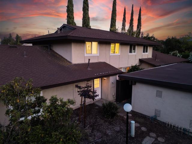 4926 Poplar Terrace, Campbell CA: https://media.crmls.org/mediaz/5691e0ba-563a-4e7f-acd3-ef7f48960cb3.jpg