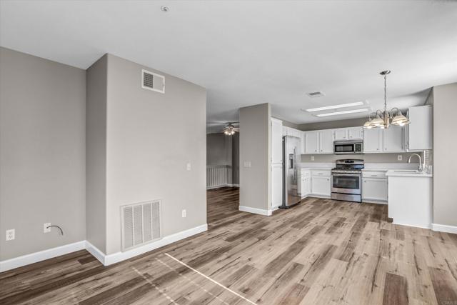 Image 8 of 38 For 10292 Wateridge Circle 253